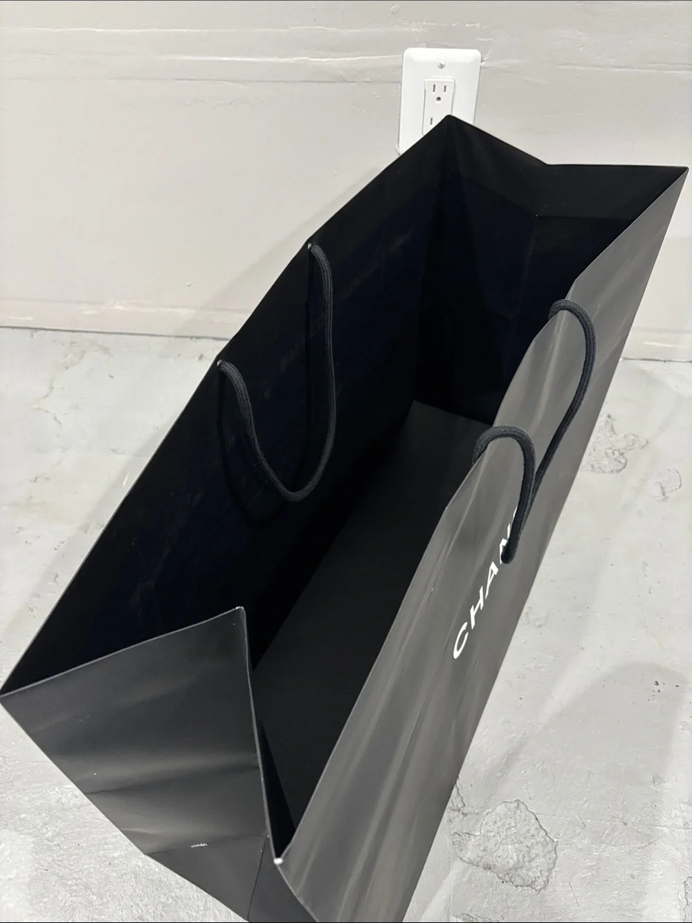 CHANEL AUTHENTIC BIG SHOPPING GIFT PAPER BAG!! 25” x 10 x 17 inches